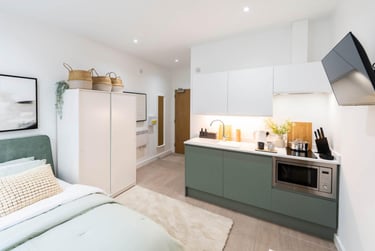 1 bed studio, Boothen Road, Penkhull, Stoke, ST44AH - Image 1